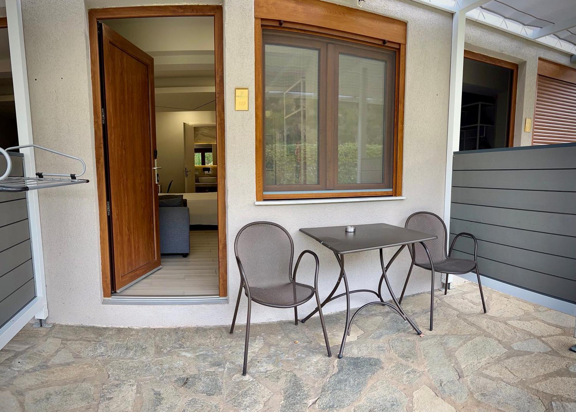 Porto Portes Suites Néa Potídea Kültér fotó