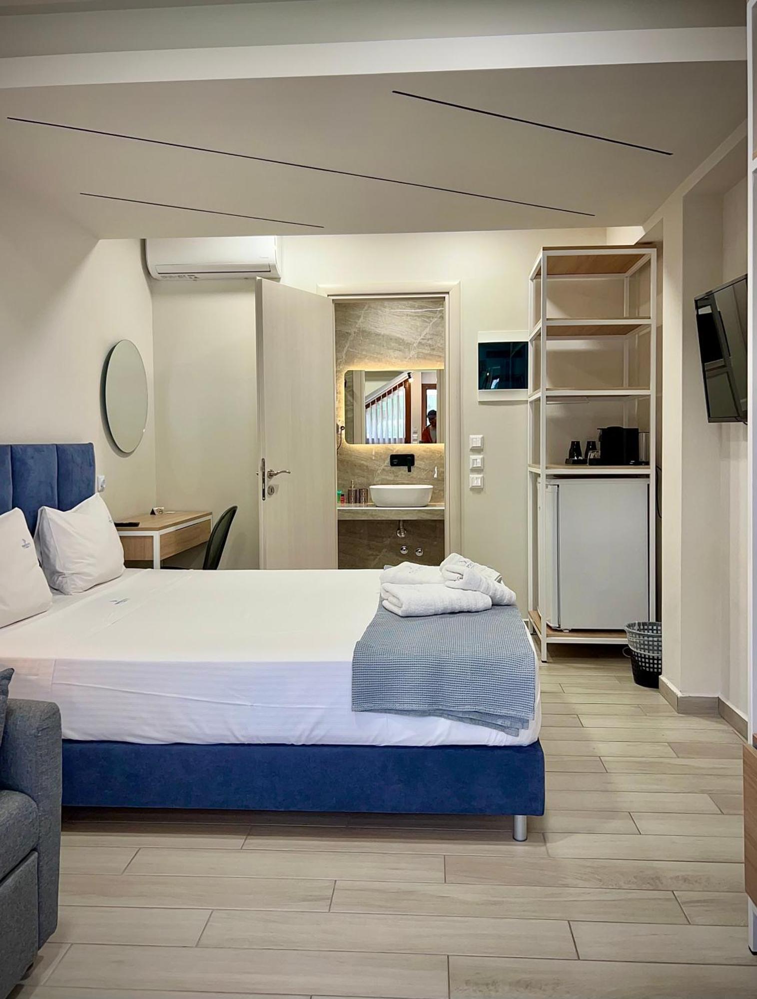 Porto Portes Suites Néa Potídea Kültér fotó