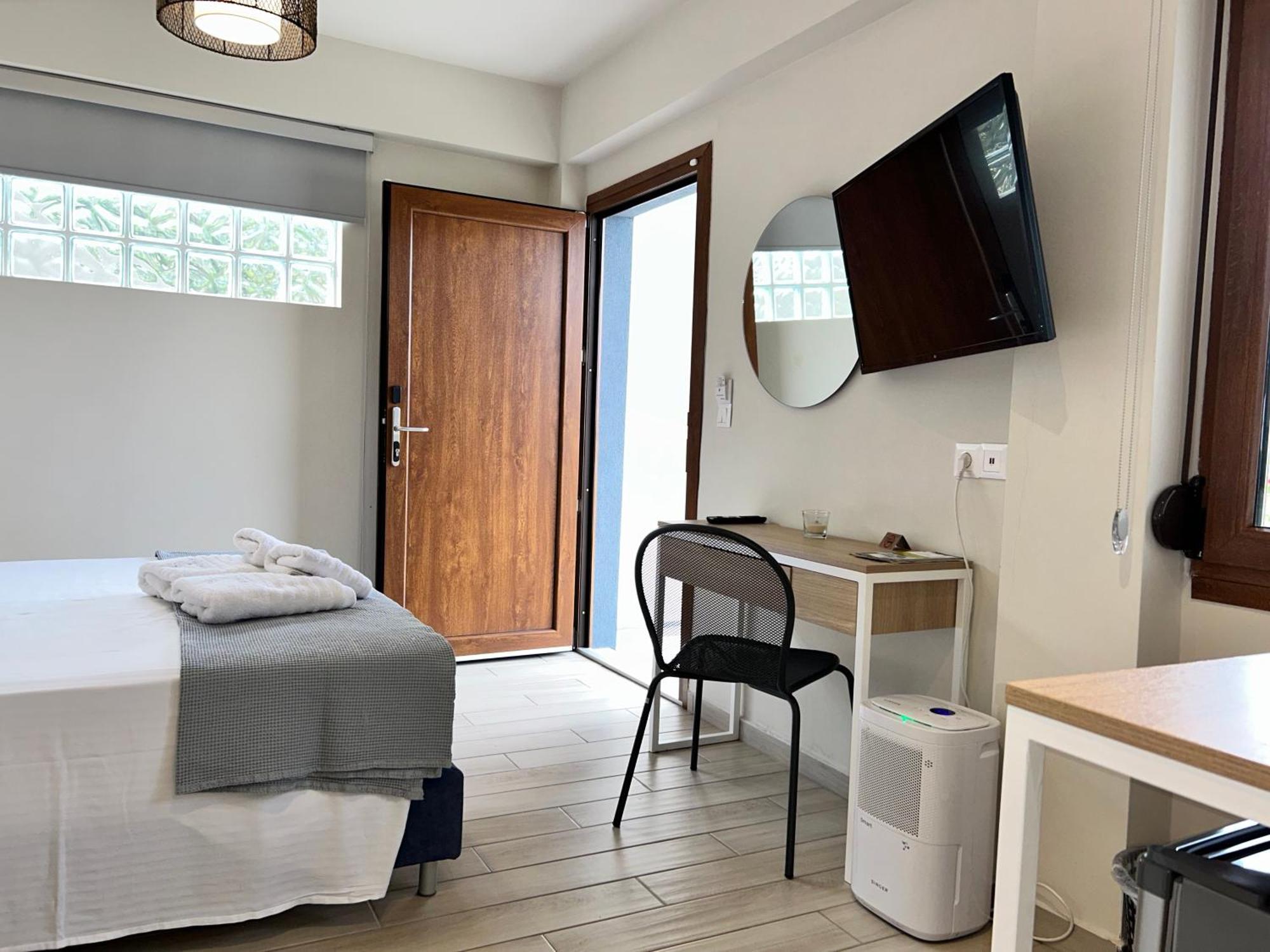 Porto Portes Suites Néa Potídea Kültér fotó
